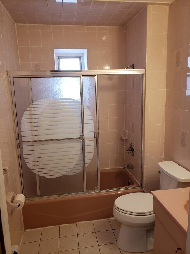 Building Photo - 1855 74th St