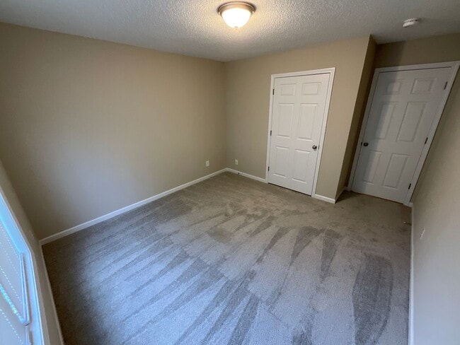 Building Photo - Ready to View! Updated 3/2 Home High Point...