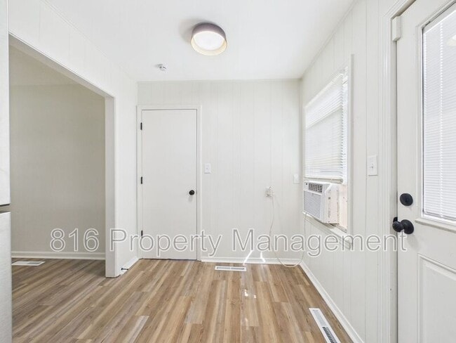 Building Photo - 5201 Alma St
