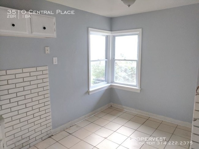 Building Photo - 2 bedroom in St. Louis  63121