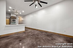 Building Photo - 1542 N Alamo St