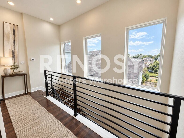 Building Photo - 1525 Caywood Ln