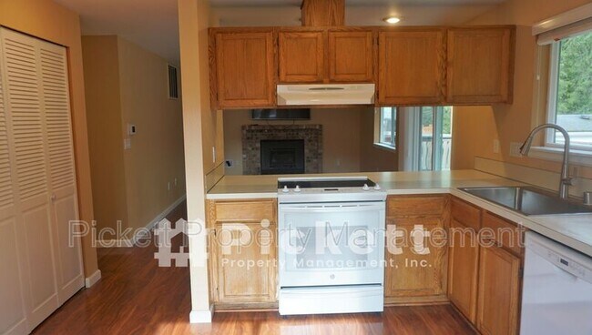 Building Photo - 10421 Ashley Cir NW