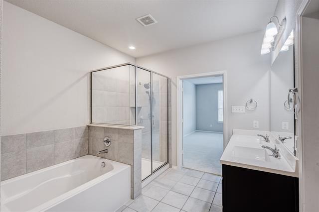 Building Photo - 5529 Las Lomas Ln