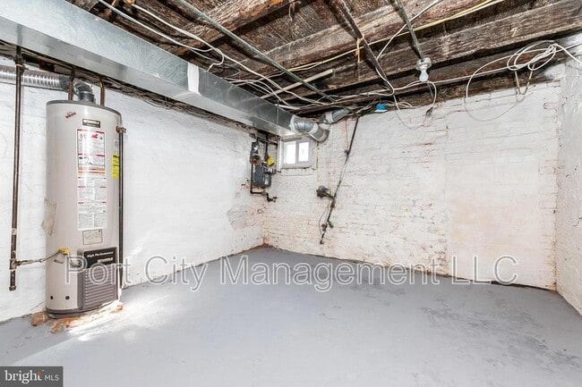 Building Photo - 118 E Randall St
