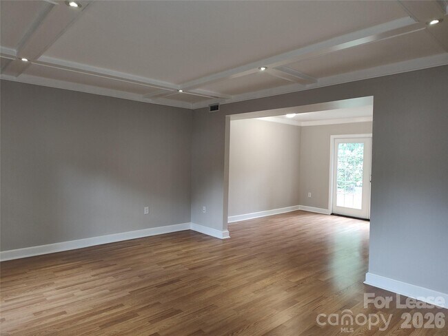 Building Photo - 7413 Doves Nest Cir