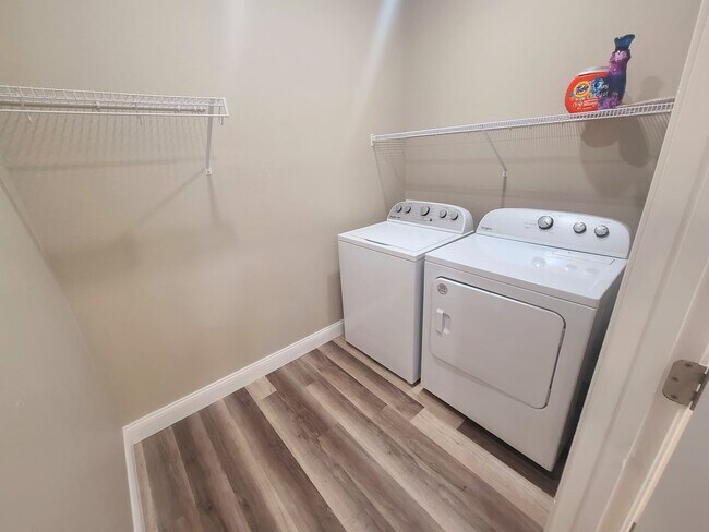 Building Photo - The Blandville - 2 bedroom- 2 bath