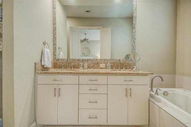 Building Photo - 7333 Valley View Ln