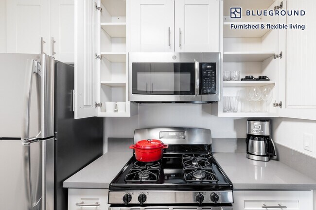 Building Photo - 1660 N Wilton Pl