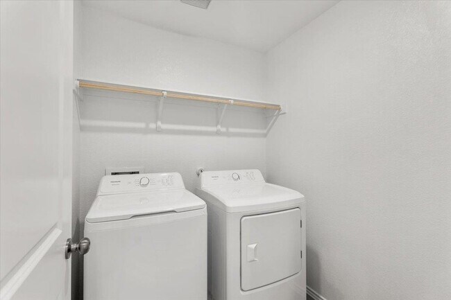 Building Photo - 17701 Sage Thrasher Dr