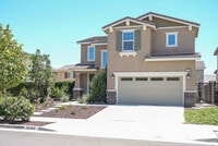 Building Photo - Beautiful 2 Story 4 Bedroom Home in Great ...