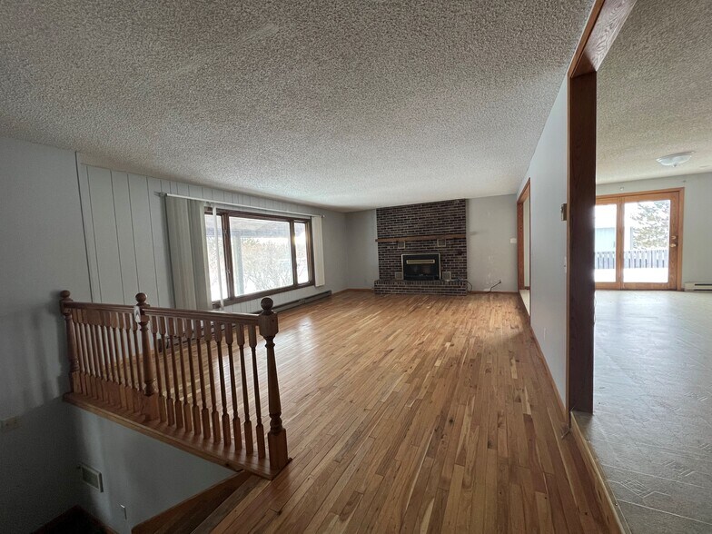 Building Photo - 14889 65th Ave NW