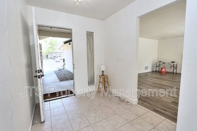 Building Photo - 6069 Kingwood Cir