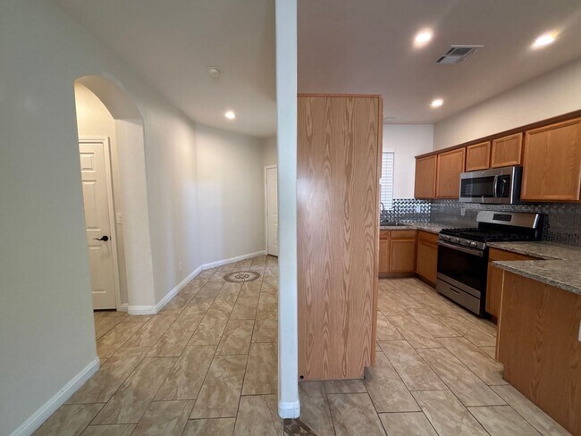Building Photo - ***MOVE-IN SPECIAL!!!*** 2-Bedroom, 2-Bathroom Townhome located in Henderson, Nevada