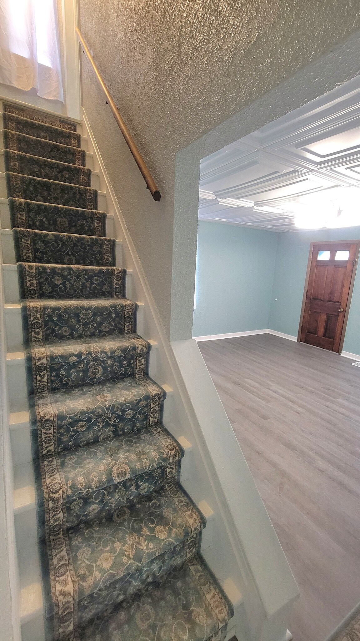 let's head upstairs - 149 Frank St