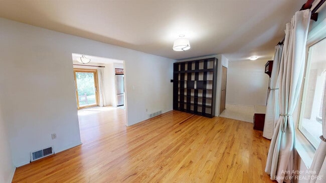 Building Photo - 2235 Prairie St