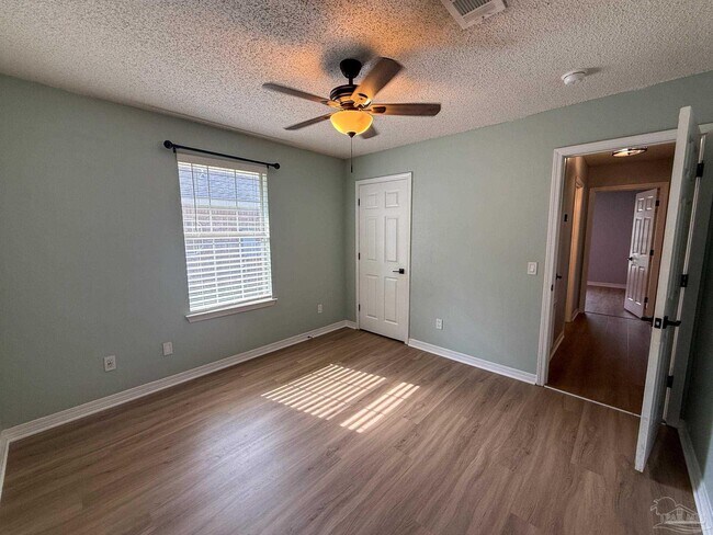 Building Photo - 1137 Carla Dr
