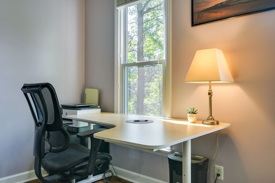 Building Photo - 5518 Tahoe Dr