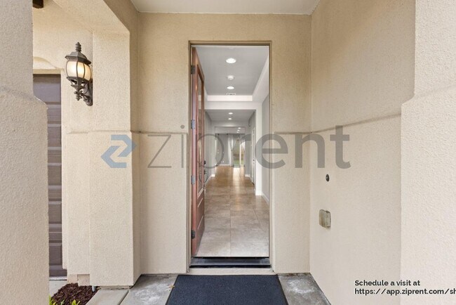 Building Photo - 1538 Avila Ln