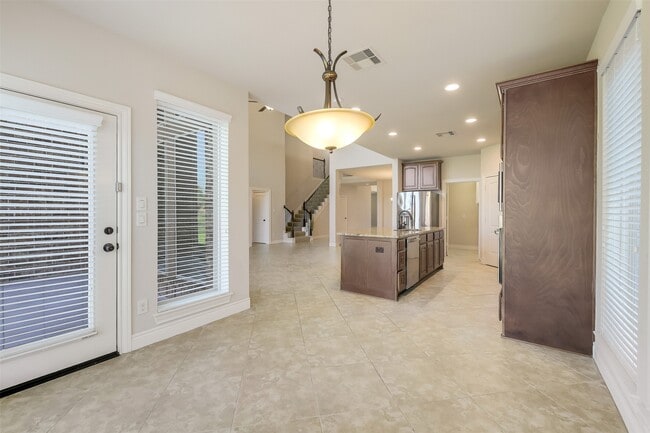 Building Photo - 27906 Colonial Point Dr