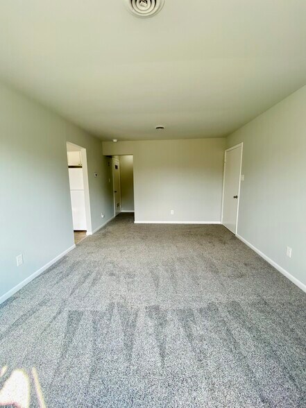 Building Photo - 204 Gateway Blvd