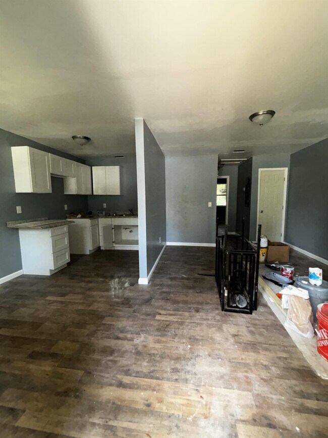 Building Photo - 4504 Ken Knight Dr N