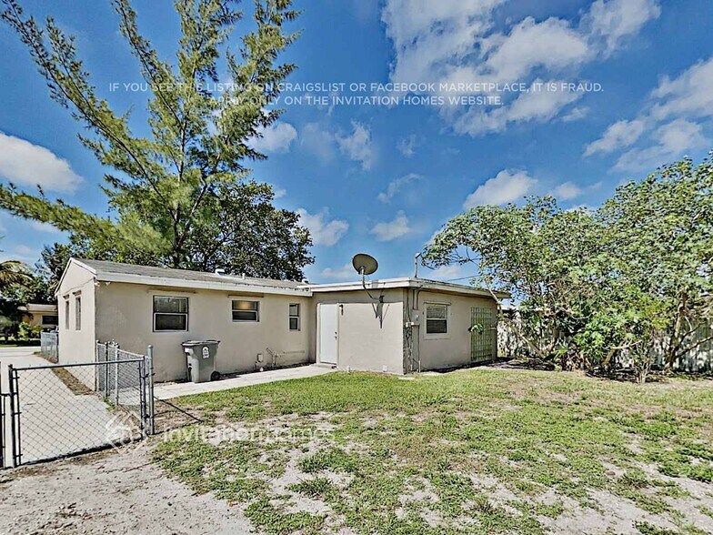 Building Photo - 4255 N Browning Dr