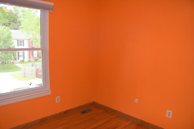 Building Photo - 3393 Burbank Dr