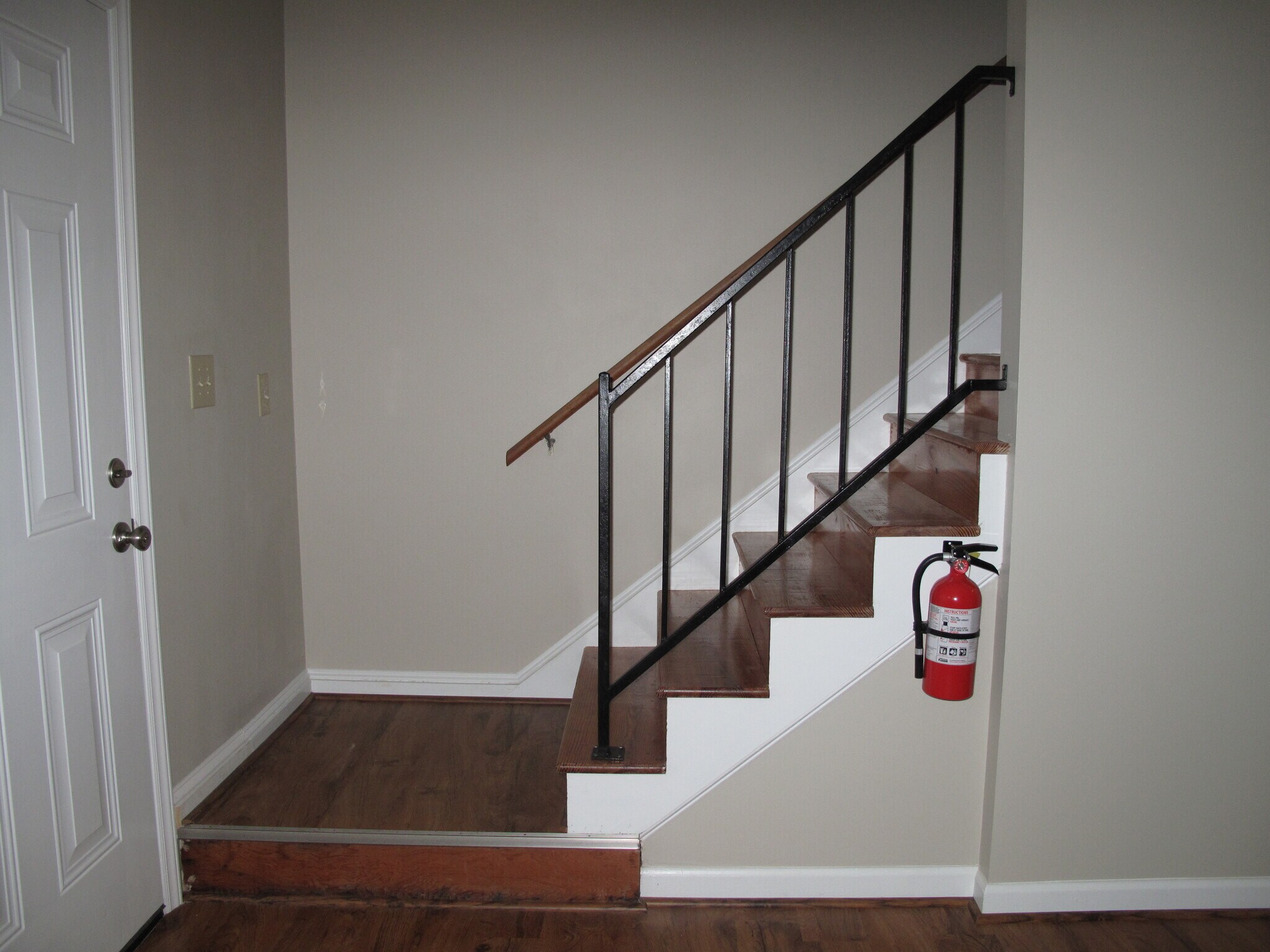 Building Photo - 545 12th Ave NE