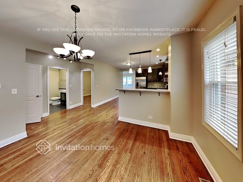 Building Photo - 1939 N Sayre Ave