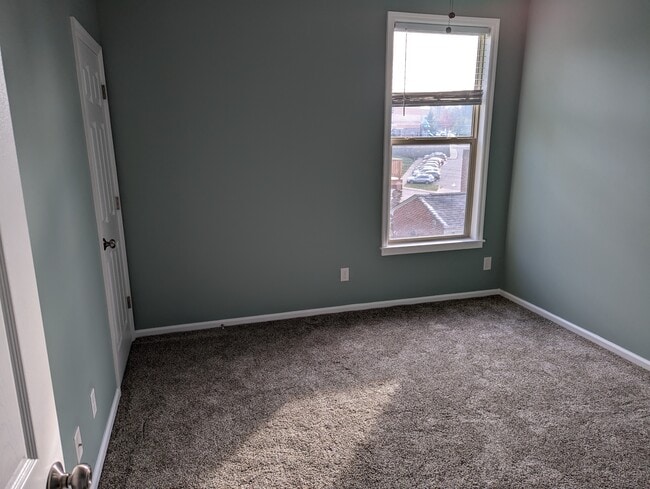 Building Photo - 526 Clinton Springs Ave