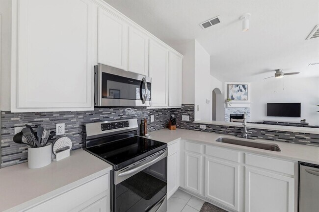 Building Photo - 4943 Sunset Ridge Dr