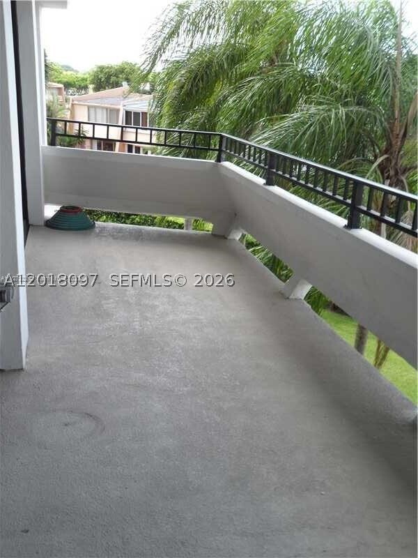 Building Photo - 13951 Kendale Lakes Dr