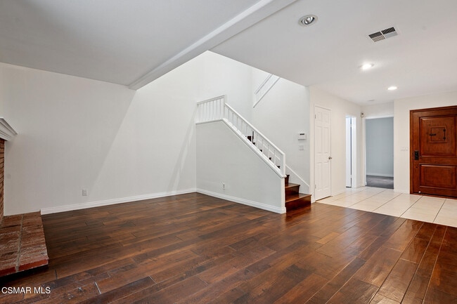 Building Photo - 29723 Strawberry Hill Dr