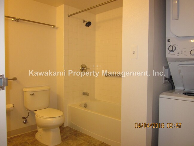 Building Photo - 24th Floor Unit in Kaka'ako Highrise w/Oce...