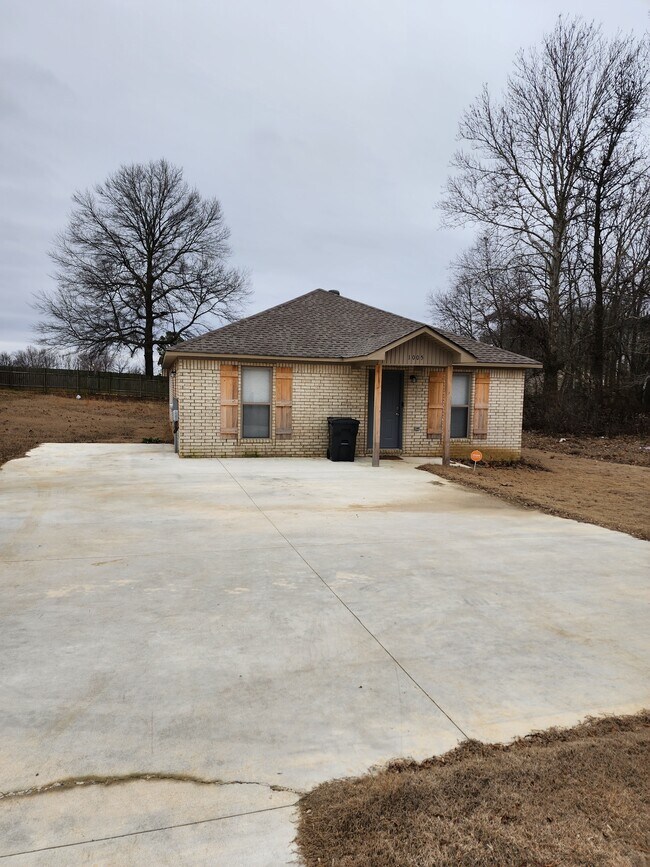 Building Photo - 1005 Belt St