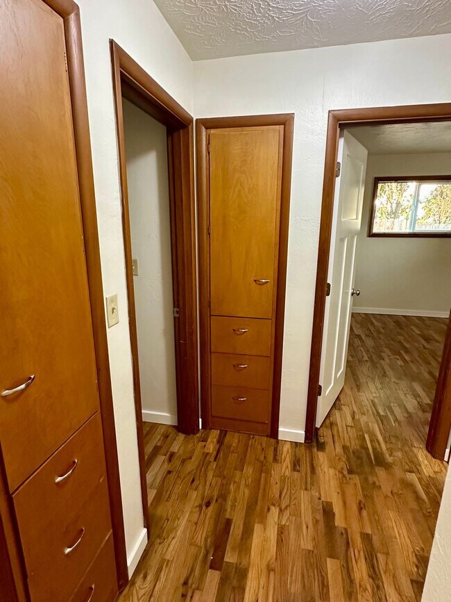 Building Photo - gbgh