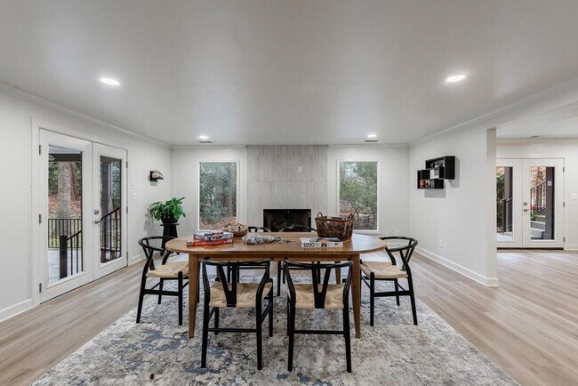 Building Photo - 459 Atlanta Country Club Dr