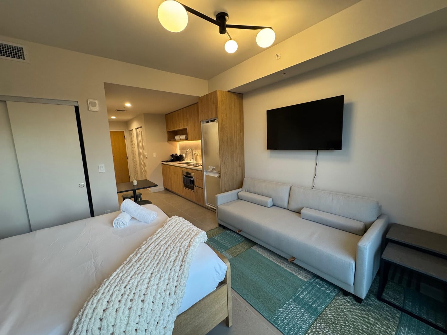 Building Photo - 11 NE 6th St