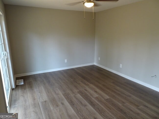 Building Photo - 13 Oak Mt Dr