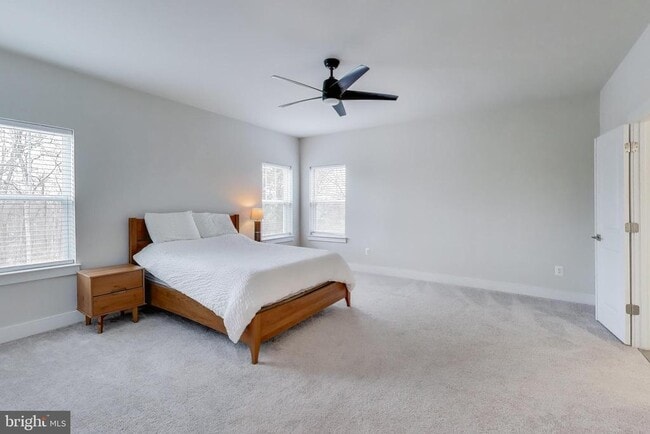 Building Photo - 3897 Hillview Ct