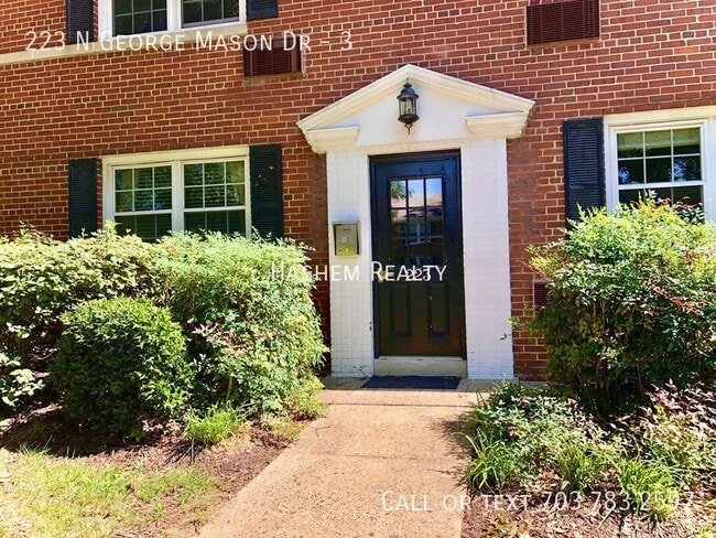 Primary Photo - 223 N George Mason Dr