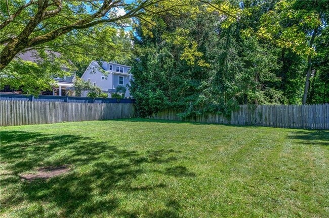 Building Photo - 32 Palisade Dr