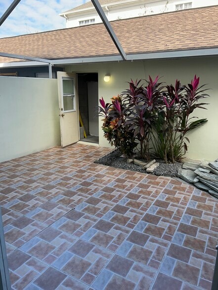 Patio - 9909 New Parke Rd