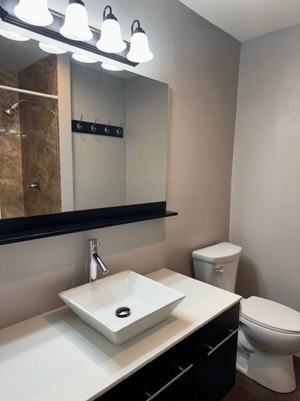 Building Photo - 305 SE 2 St