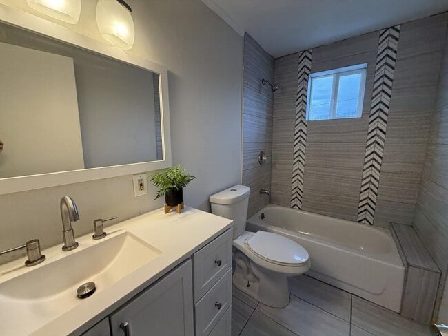 Building Photo - 2135 Koko Ln