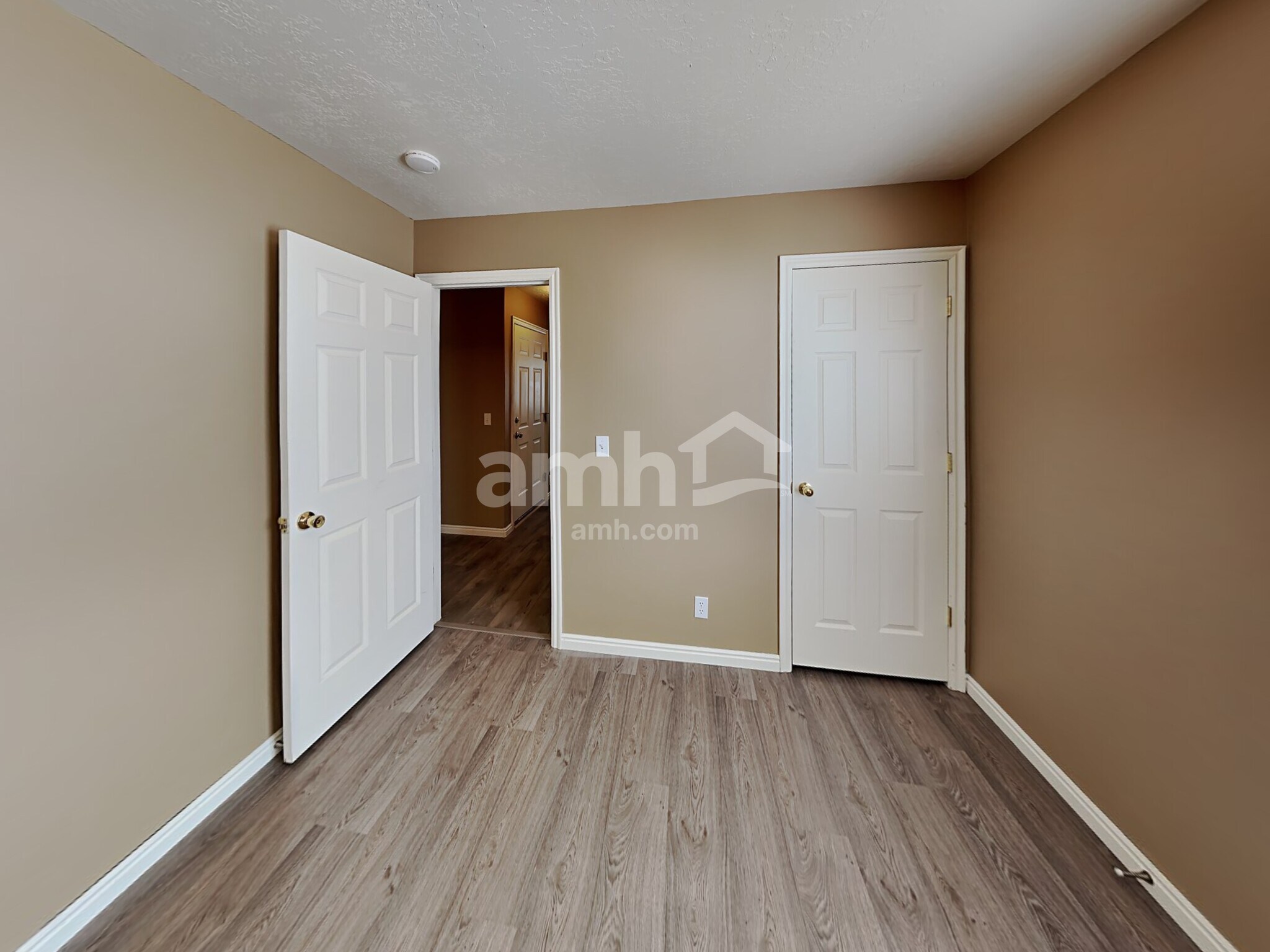 Building Photo - 1886 Juniper Dr