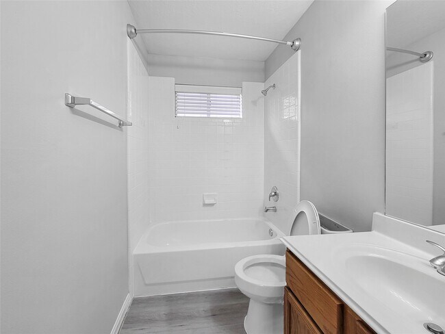 Building Photo - 4010 Redwood Hill Ct