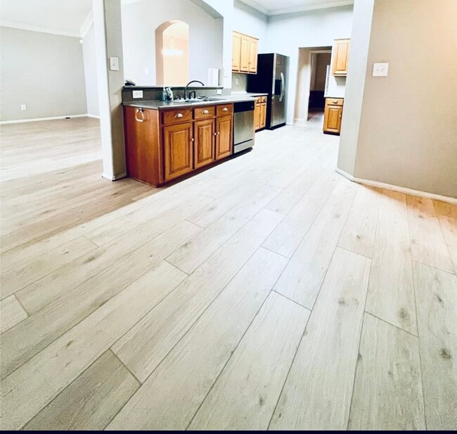 Building Photo - 13607 Mansor Dr