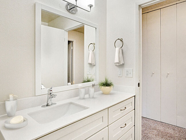 Bathroom Sunset Station Apartments Portland Oregon - Sunset Station Apartments